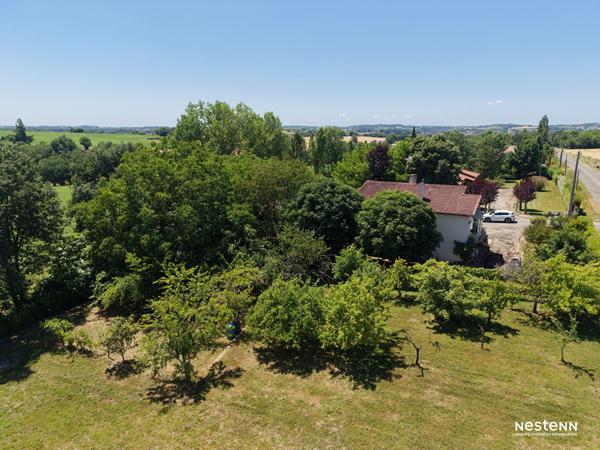 A Vendre Maison de 90 m² sur sous-sol de 84 m² avec jardin et hangar de 100 m² à Condom