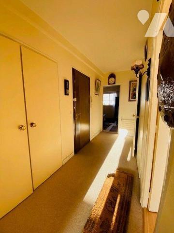 A Vendre à Perros-Guirec (22700) en Côtes-d'Armor (22), Centre-ville, un appartement de type 4 ...