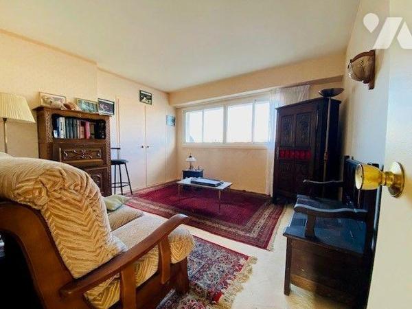 A Vendre à Perros-Guirec (22700) en Côtes-d'Armor (22), Centre-ville, un appartement de type 4 ...