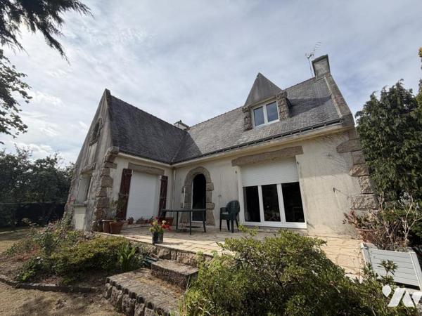 BAUD au calme proche ville : Néobretonne avec 4 chambres dot 2 au RDC