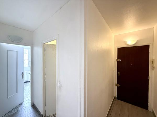 Bondy (93140) Studio avec parking, cave à 5min du RER E