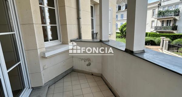 Location Appartement 2 pièces 40.49 m² - Le Plessis-robinson 92350