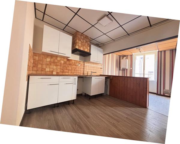 RIOM à louer appartement F3 Bis avec parking privé Riom (63200)