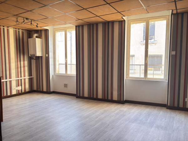 RIOM à louer appartement F3 Bis avec parking privé Riom (63200)