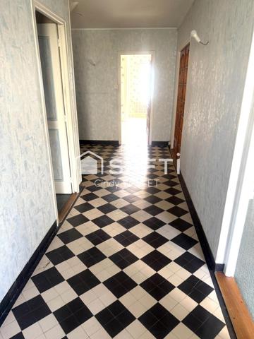 Maison avec beaucoup de potentiel dans le centre de LAON