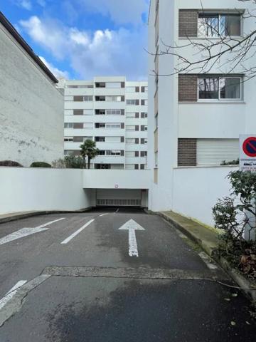 Parking / Box à louer à Bordeaux (33000)