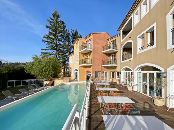 APPARTEMENT DE TYPE 2 PIÈCES DANS RÉSIDENCE AVEC PISCINE