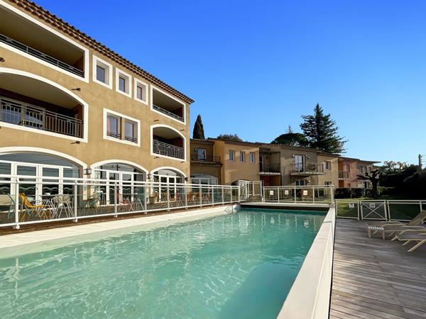 APPARTEMENT DE TYPE 2 PIÈCES DANS RÉSIDENCE AVEC PISCINE