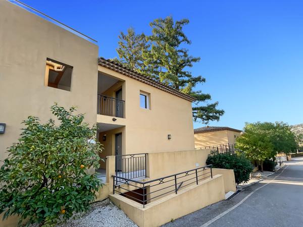 APPARTEMENT DE TYPE 2 PIÈCES DANS RÉSIDENCE AVEC PISCINE