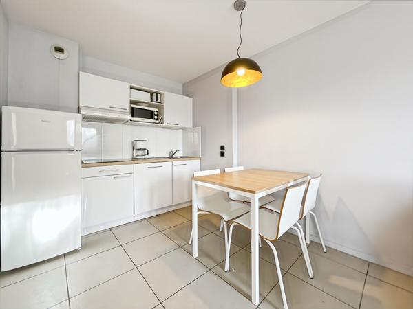 APPARTEMENT DE TYPE 2 PIÈCES DANS RÉSIDENCE AVEC PISCINE