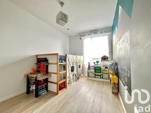 Appartement 4 pièces de 79 m² à Saint-Denis (93210)