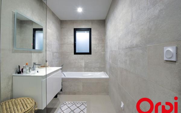 Maison à vendre    4 pièces •  Balan