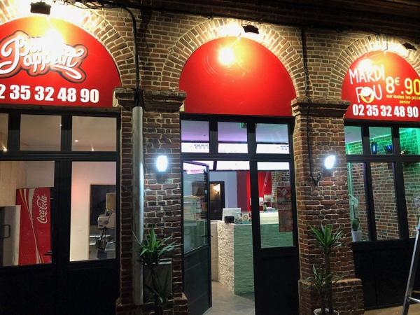 Bel immeuble en plein centre de Buchy