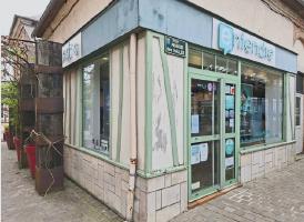 Bel immeuble en plein centre de Buchy