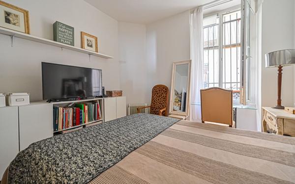 Appartement à vendre    2 pièces • 27 m2 Paris 18