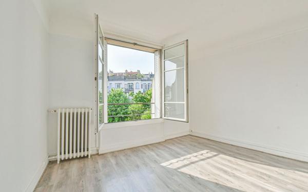 Appartement à vendre    2 pièces • 31,82 m2 Paris 19