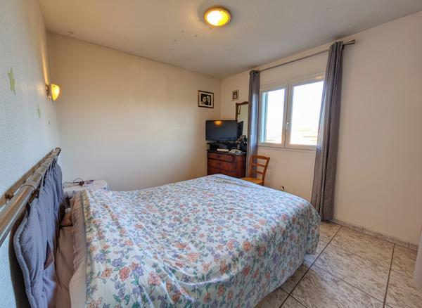 Grande maison avec piscine garage et dépendances
