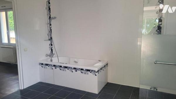 Sur la commune d'Ancinnes maison quatre chambres