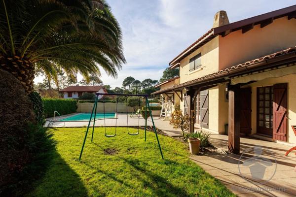 Vente                                                      Maison
                        
                     7 pièces                      167 m2                     à Biscarrosse