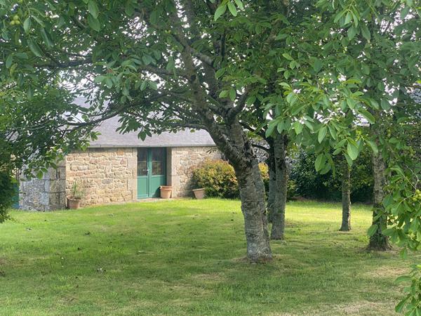 MAISON DE CARACTÈRE A VENDRE À SAINT-RENAN