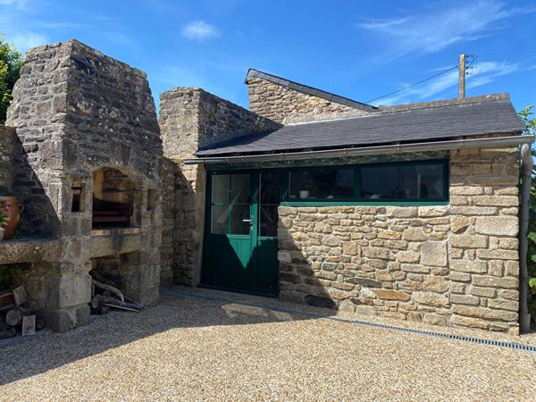 MAISON DE CARACTÈRE A VENDRE À SAINT-RENAN