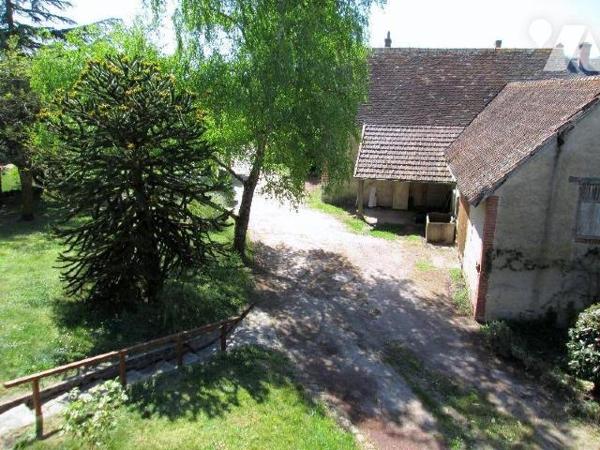 A vendre à Romorantin (41), Maison familiale avec piscine couverte dépendances et grand terrain...