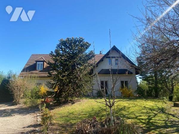 A vendre à Romorantin (41), Maison familiale avec piscine couverte dépendances et grand terrain...