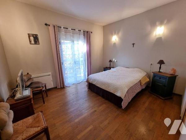 A vendre à Romorantin (41), Maison familiale avec piscine couverte dépendances et grand terrain...