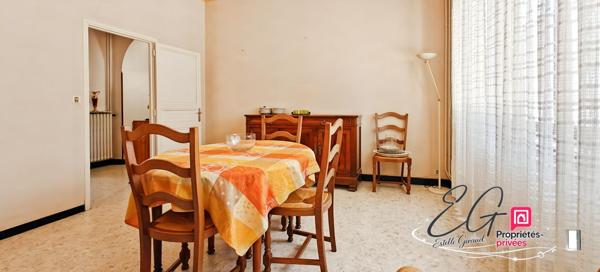 Maison de village de caractère avec cour intime et grand garage  à Caunes-Minervois