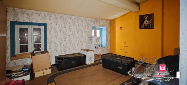 Maison de village de caractère avec cour intime et grand garage  à Caunes-Minervois