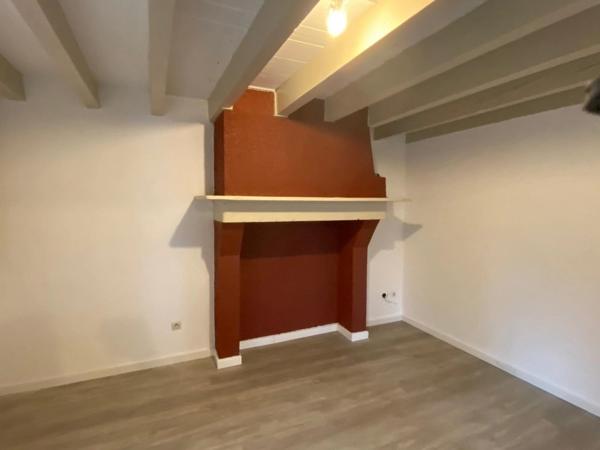 Maison de rapport divisée en 2 appartements T3 avec terrain et garage à MORCENX (40)