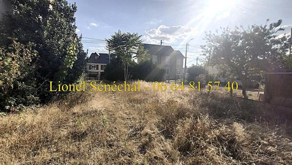 Terrain à bâtir entièrement plat de 357 m2 avec une façade de 12 m à Le Mans quartier Pontlieue