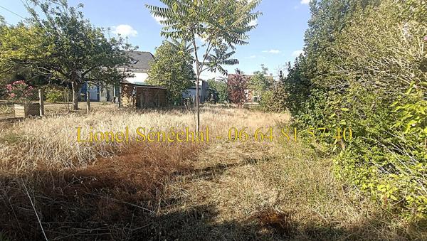 Terrain à bâtir entièrement plat de 357 m2 avec une façade de 12 m à Le Mans quartier Pontlieue