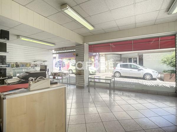 Location local commercial Thouars - 85 m² - 450 € / mois