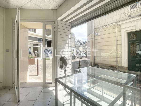 Location local commercial Thouars - 85 m² - 450 € / mois