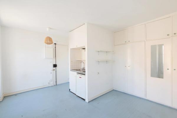Appartement Paris 18 e - LEPIC / ABBESSES