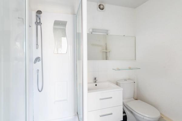 Appartement Paris 18 e - LEPIC / ABBESSES