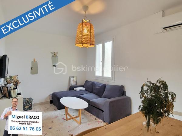 En Exclusivité - Produit rare sur ce secteur de Valras-Plage, idéalement situé dans le coeur de Valras, à deux pas des rues commerçantes et à 500 mètres, en ligne droite, de la plage du centre !!!
Bel appartement T3 de 59 m² habitables en bon état, situé au 1er étage d’une petite copro bénévole sans charges, de 2 lots seulement.
En très bon état, cet appartement traversant et lumineux comprend un séjour avec cuisine aménagée et cellier de 24 m² et une alcôve dans l’entrée pouvant faire office de chambre supplémentaire au besoin ou un bel agrandissement sur séjour !
Côté nuit, vous retrouverez deux autres chambres de 11 m² et l’autre de 9 m², un WC indépendant et une salle d’eau avec douche de pluie et meuble vasque.
Possédant une petite terrasse suspendue de 7 m², ce bel appartement avec des ouvertures en PVC double vitrage et deux climatisations réversibles vous accueille sur ce secteur très recherché de la station balnéaire pour une résidence secondaire à 2 pas du centre, avec en prime une petite terrasse ! Miguel Bracq, votre partenaire immo depuis 2001.