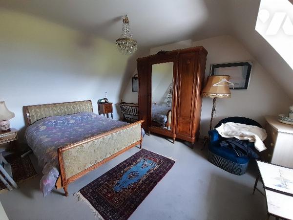 Une maison d'habitation sur sous-sol