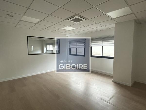 Local d'activites 600 m² à louer CESSON-SEVIGNE (réf : 35.7185)