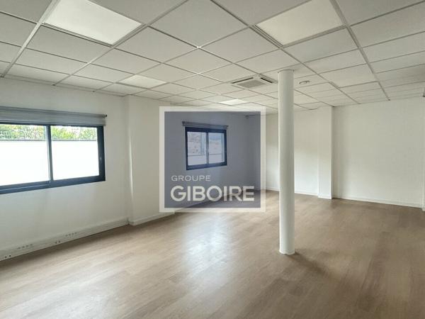 Local d'activites 600 m² à louer CESSON-SEVIGNE (réf : 35.7185)