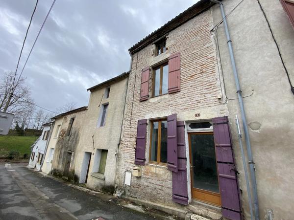 Vente                                                      Immeuble
                        
                     11 pièces                      135 m2                     à Damazan