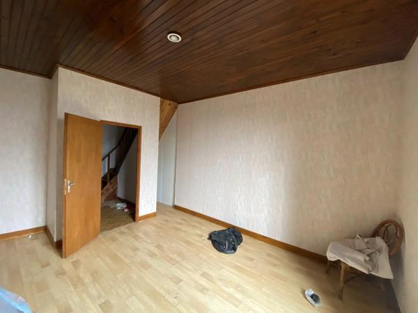 Vente                                                      Immeuble
                        
                     11 pièces                      135 m2                     à Damazan