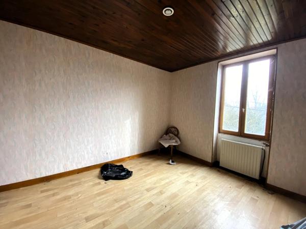 Vente                                                      Immeuble
                        
                     11 pièces                      135 m2                     à Damazan