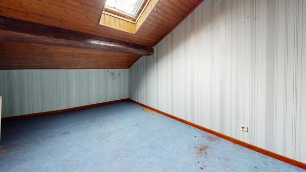 Vente                                                      Immeuble
                        
                     11 pièces                      135 m2                     à Damazan