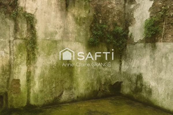 Rare sur le secteur, maison avec vitrine sur rue passante