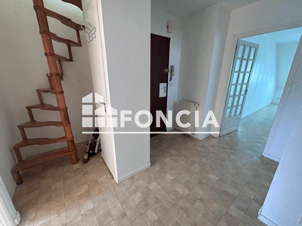 Location Appartement 4 pièces 59.6 m² - LE VISCONTI La Roche Sur Yon 85000