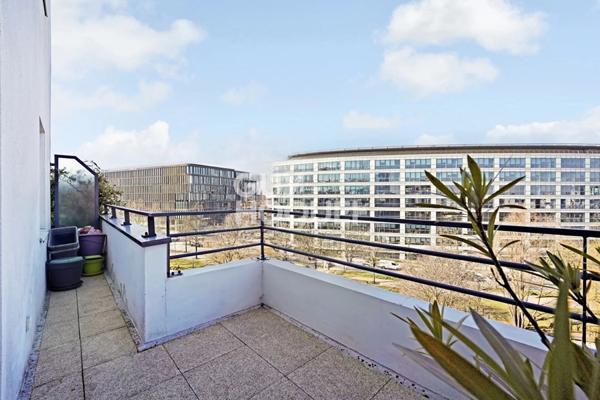SAINT-OUEN RER C - 3 PIECES - 63 M² - BALCON