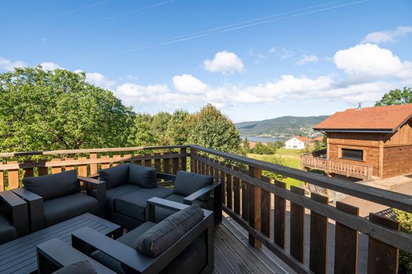 Chalet aux prestations haut de gamme avec vue sur le lac