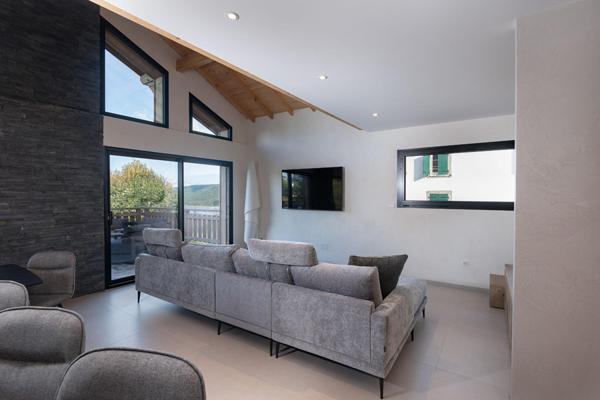 Chalet aux prestations haut de gamme avec vue sur le lac